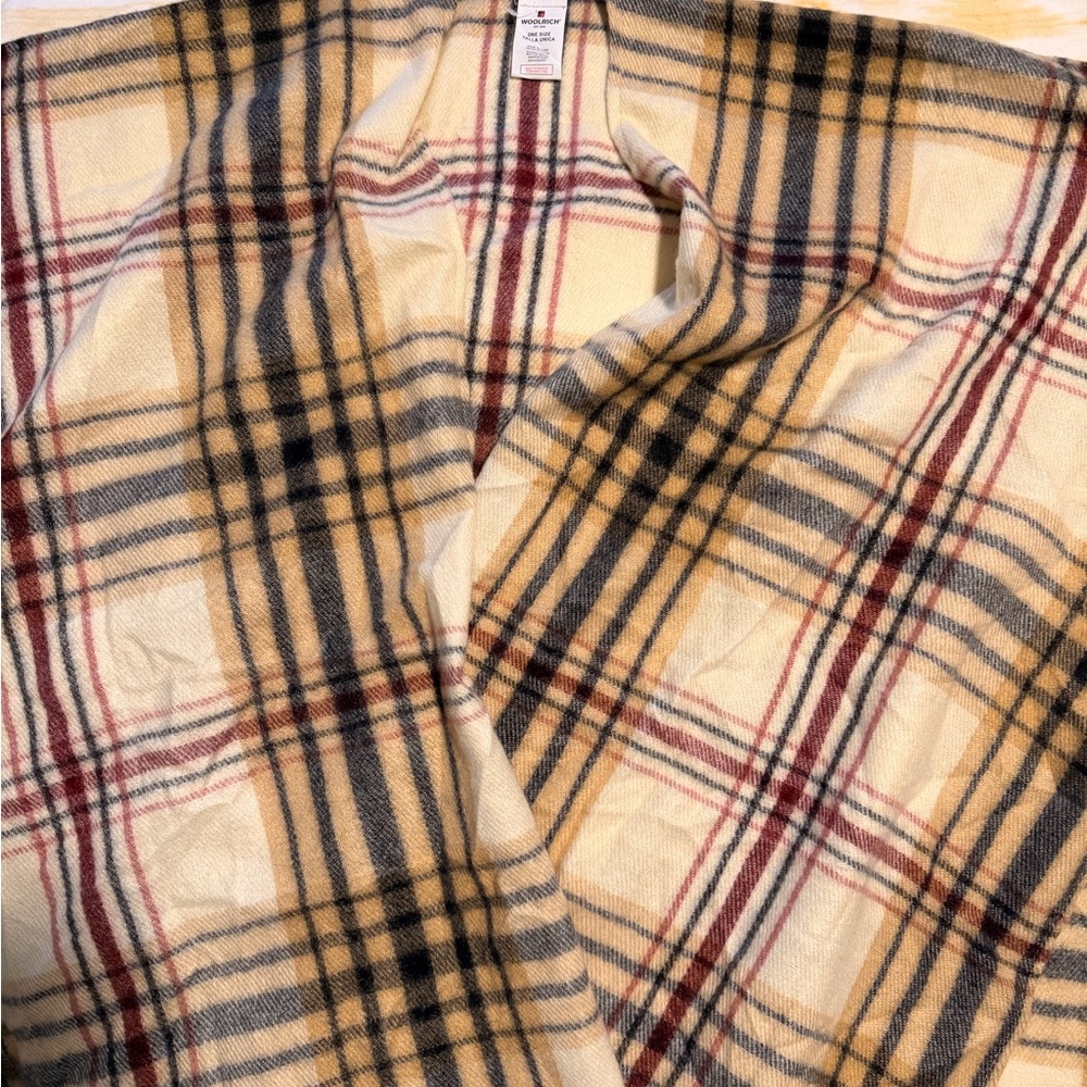 Woolrich Blanket Wrap Cape Poncho Shawl Fringe. One Size Tan Black Plaid - Picture 6 of 6